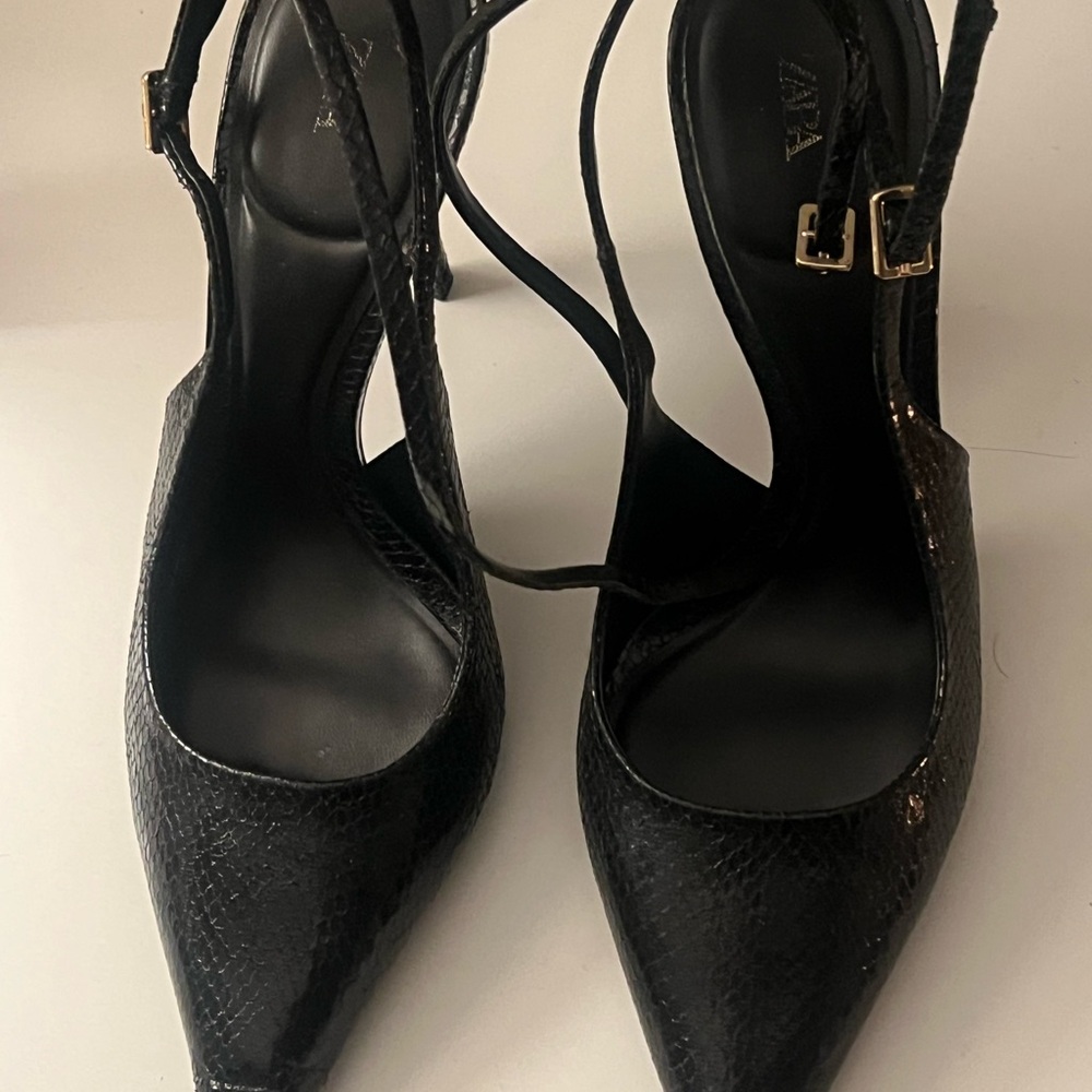 Zara Black Heels with Ankle Strap and Medium Heel